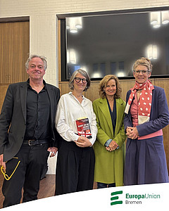 Das Foto zeigt Thomas Franke, Gesine Dornblüth, Dr. Helga Trüpel und Dr. Susanne Schattenberg.